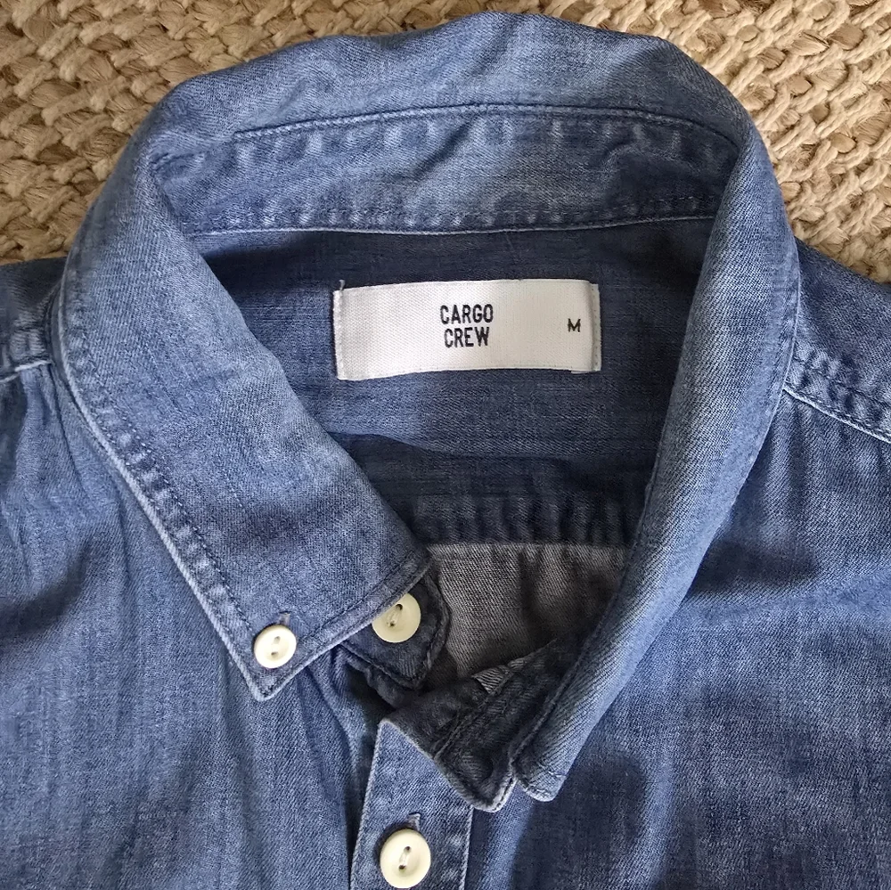 Men's Casual Denim Blue Button Down Shirt - Picture 4 of 4